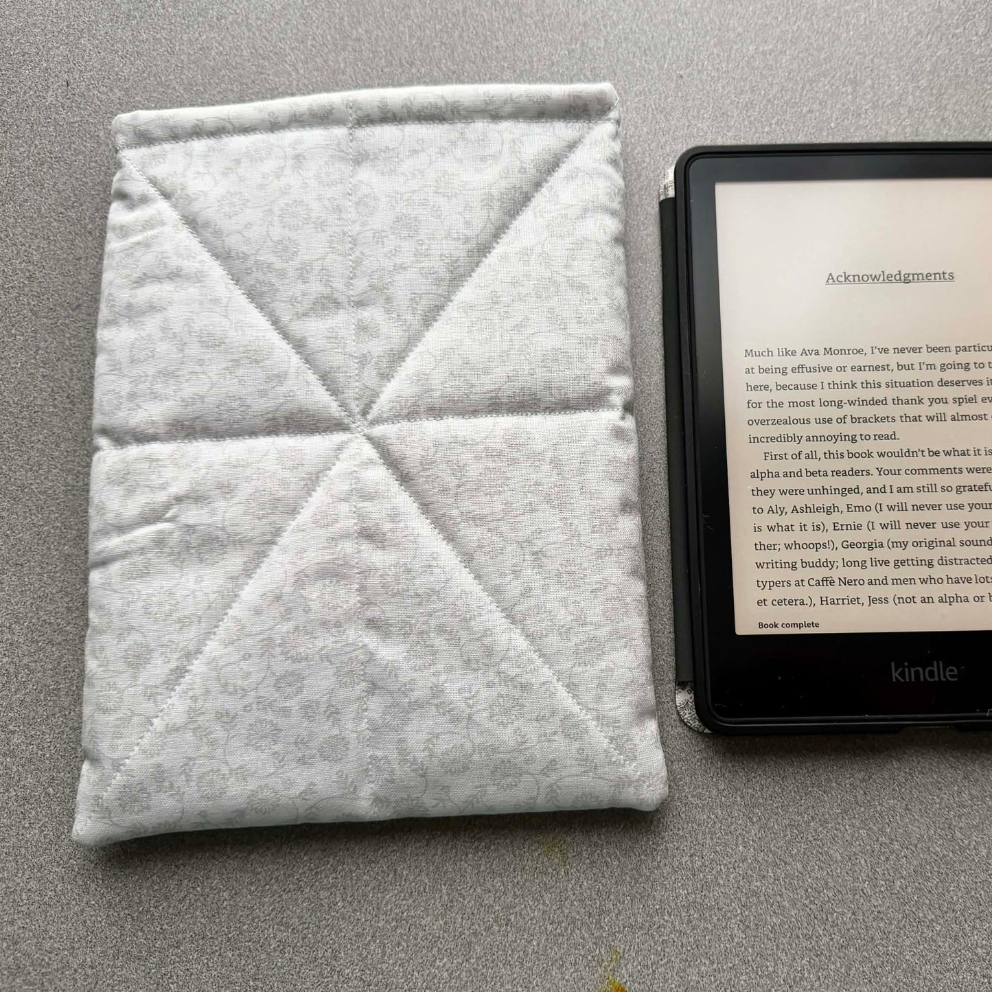 Kindle Sleeve ~ Quiet Floral