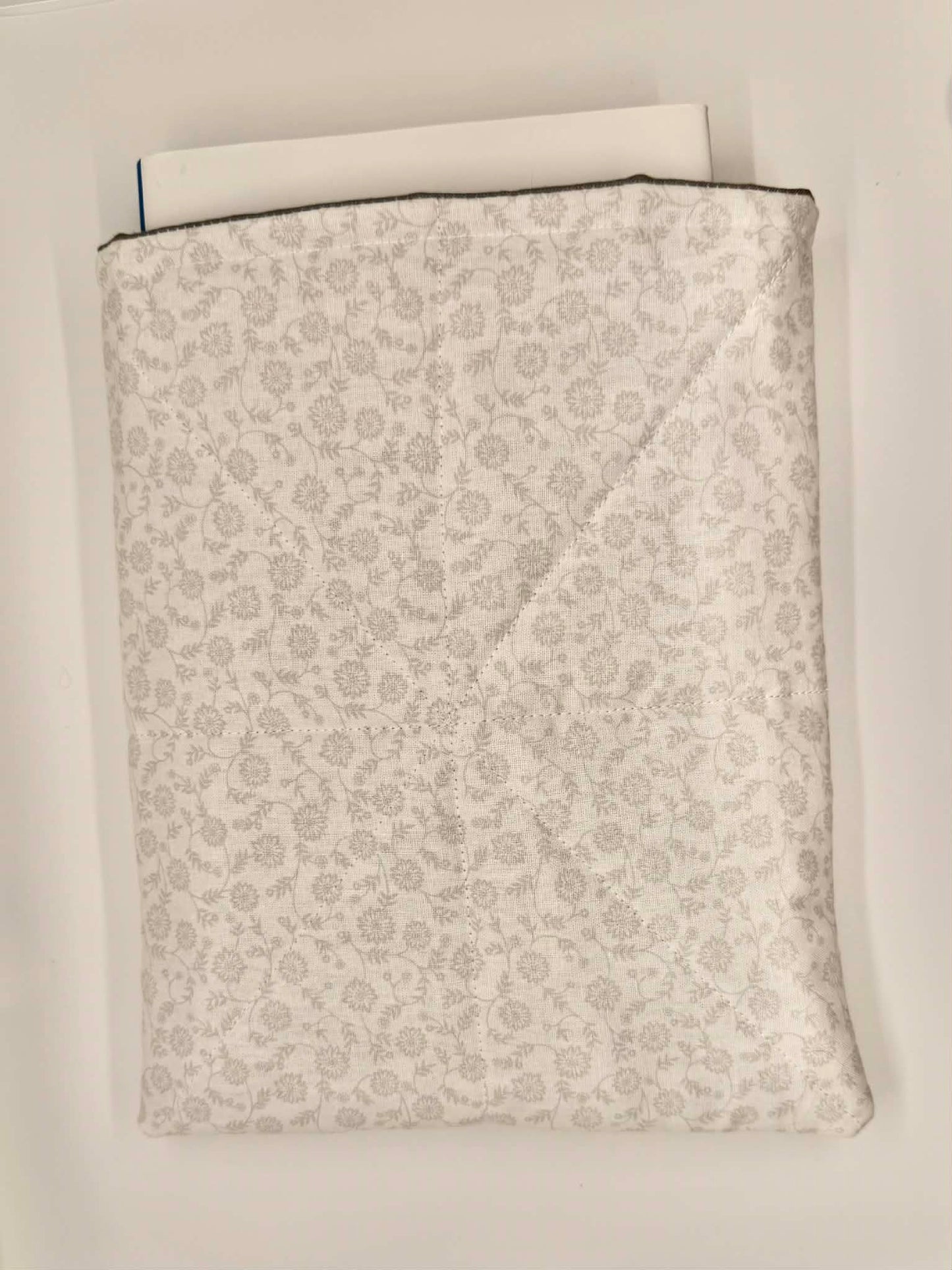 Book Sleeve ~ Quiet Floral